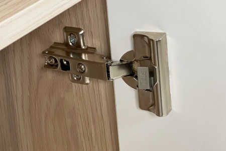 Зоо Комод 26.01(дуб мария/белый)